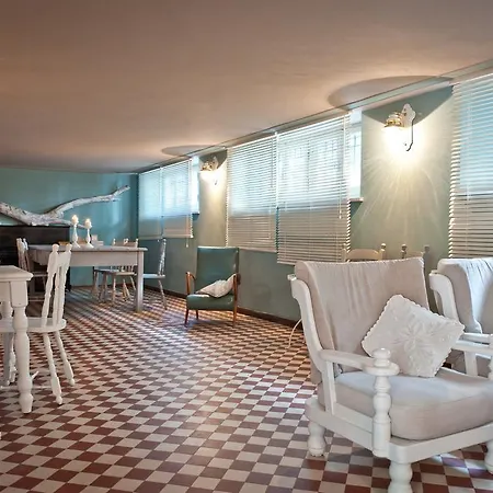 Отель Stresa 3*